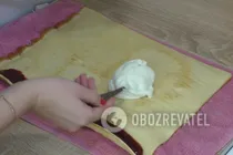 Простий рулет зі сметаною - Крок 8 Простий рулет зі сметаною - Крок 8