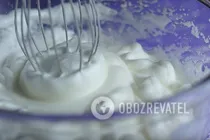 Рулет із полуницею й вершками - Крок 3 Рулет із полуницею й вершками - Крок 3