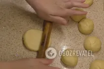 Солодкі сочники із сиром - Крок 9 Солодкі сочники із сиром - Крок 9
