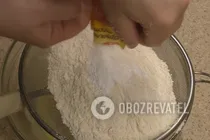 Солодкі сочники із сиром - Крок 4 Солодкі сочники із сиром - Крок 4