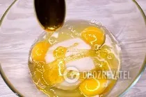 Шоколадный рулет с ягодами - Шаг 2 Шоколадный рулет с ягодами - Шаг 2