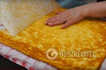 Бисквитный рулет на молоке - Шаг 12 Бисквитный рулет на молоке - Шаг 12