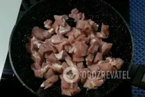 Свиное фрикасе с сыром и сметаной - Шаг 2 Свиное фрикасе с сыром и сметаной - Шаг 2