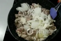 Свиное фрикасе с сыром и сметаной - Шаг 3 Свиное фрикасе с сыром и сметаной - Шаг 3