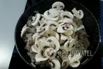 Свиное фрикасе с сыром и сметаной - Шаг 4 Свиное фрикасе с сыром и сметаной - Шаг 4
