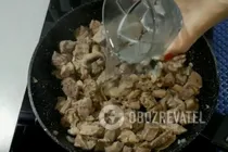 Свиное фрикасе с сыром и сметаной - Шаг 7 Свиное фрикасе с сыром и сметаной - Шаг 7