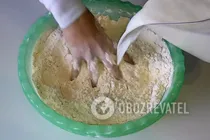 Баурсаки со сливочным маслом - Шаг 3 Баурсаки со сливочным маслом - Шаг 3