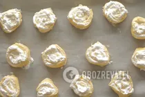 Сирні троянди з меренгою - Крок 9 Сирні троянди з меренгою - Крок 9