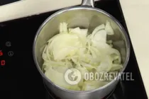 Луковый суп с курицей и гвоздикой - Шаг 4 Луковый суп с курицей и гвоздикой - Шаг 4