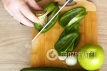 Испанский гаспачо с яблоком - Шаг 1 Испанский гаспачо с яблоком - Шаг 1
