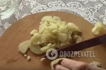 Салат с копченым кальмаром - Шаг 1 Салат с копченым кальмаром - Шаг 1