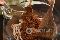 Салат з кальмарами та корейською морквою - Крок 8 Салат з кальмарами та корейською морквою - Крок 8