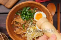 Рамен з куркою та яйцями - Крок 7 Рамен з куркою та яйцями - Крок 7