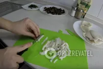 Салат с кальмарами и шампиньонами - Шаг 6 Салат с кальмарами и шампиньонами - Шаг 6