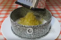 Салат с кальмарами на Новый год - Шаг 6 Салат с кальмарами на Новый год - Шаг 6