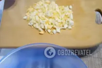 Салат с дайконом и крабовыми палочками - Шаг 2 Салат с дайконом и крабовыми палочками - Шаг 2
