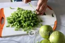 Салат з селерою та ананасом - Крок 1 Салат з селерою та ананасом - Крок 1