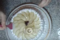 Бісквітний торт з безе і фруктами - Крок 10 Бісквітний торт з безе і фруктами - Крок 10