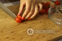 "Цезар" рецепт з куркою, сухариками і помідорами - Крок 3 "Цезар" рецепт з куркою, сухариками і помідорами - Крок 3