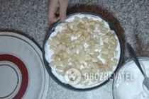 Бісквітний торт з безе і фруктами - Крок 6 Бісквітний торт з безе і фруктами - Крок 6