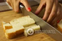"Цезар" рецепт з куркою, сухариками і помідорами - Крок 1 "Цезар" рецепт з куркою, сухариками і помідорами - Крок 1