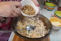 Салат із куркою, ананасами та грибами - Крок 4 Салат із куркою, ананасами та грибами - Крок 4