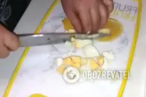 Салат с ананасами, курицей и кукурузой - Шаг 3 Салат с ананасами, курицей и кукурузой - Шаг 3