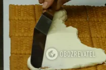 Торт без выпечки из печенья и сметаны - Шаг 4 Торт без выпечки из печенья и сметаны - Шаг 4