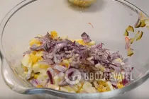 Салат з кислим яблуком та солодкою цибулею - Крок 5 Салат з кислим яблуком та солодкою цибулею - Крок 5