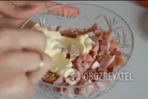 Салат з копченою куркою та помідорами - Крок 2 Салат з копченою куркою та помідорами - Крок 2