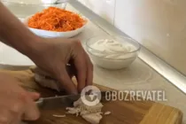 Салат с корейской морковью, курицей и грибами - Шаг 4 Салат с корейской морковью, курицей и грибами - Шаг 4