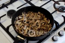 Салат с копченой курицей и грибами - Шаг 3 Салат с копченой курицей и грибами - Шаг 3