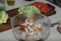 Салат з креветками, авокадо та помідорами - Крок 3 Салат з креветками, авокадо та помідорами - Крок 3