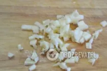 Салат з куркою, корейської морквою і огірком - Крок 4 Салат з куркою, корейської морквою і огірком - Крок 4