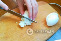Салат з корейською морквою і сухариками - Крок 3 Салат з корейською морквою і сухариками - Крок 3