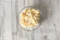 Салат з креветками та консервованою кукурудзою - Крок 3 Салат з креветками та консервованою кукурудзою - Крок 3