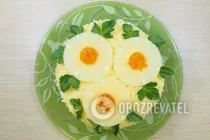 Салат "Дамський каприз" з куркою і ананасами - Крок 15 Салат "Дамський каприз" з куркою і ананасами - Крок 15