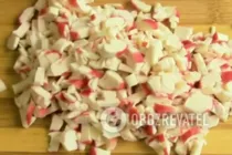 Салат "Дамський каприз" з крабовими паличками - Крок 4 Салат "Дамський каприз" з крабовими паличками - Крок 4