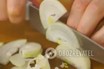 Салат с оливками и кукурузой - Шаг 2 Салат с оливками и кукурузой - Шаг 2