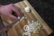 Салат с черемшой и помидорами - Шаг 2 Салат с черемшой и помидорами - Шаг 2