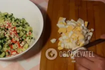 Салат с плавленым сыром и консервированной кукурузой - Шаг 3 Салат с плавленым сыром и консервированной кукурузой - Шаг 3