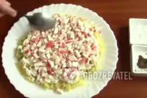 Салат "Дамський каприз" з крабовими паличками - Крок 5 Салат "Дамський каприз" з крабовими паличками - Крок 5