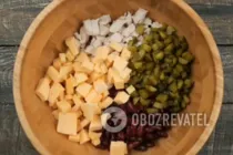 Салат с фасолью и консервированной кукурузой - Шаг 4 Салат с фасолью и консервированной кукурузой - Шаг 4