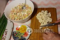 Салат с плавленым сыром и консервированной кукурузой - Шаг 6 Салат с плавленым сыром и консервированной кукурузой - Шаг 6