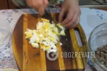 Салат с куриными сердечками и сыром - Шаг 4 Салат с куриными сердечками и сыром - Шаг 4