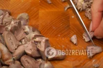 Салат з курячими сердечками і помідорами - Крок 3 Салат з курячими сердечками і помідорами - Крок 3