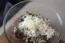 Салат з курячими сердечками і печерицями - Крок 7 Салат з курячими сердечками і печерицями - Крок 7