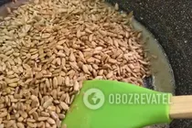 Быстрые козинаки из семечек - Шаг 4 Быстрые козинаки из семечек - Шаг 4