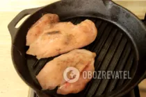 Салат з ананасом і сухариками - Крок 1 Салат з ананасом і сухариками - Крок 1