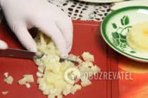 Салат з ананасами та кукурудзою - Крок 2 Салат з ананасами та кукурудзою - Крок 2